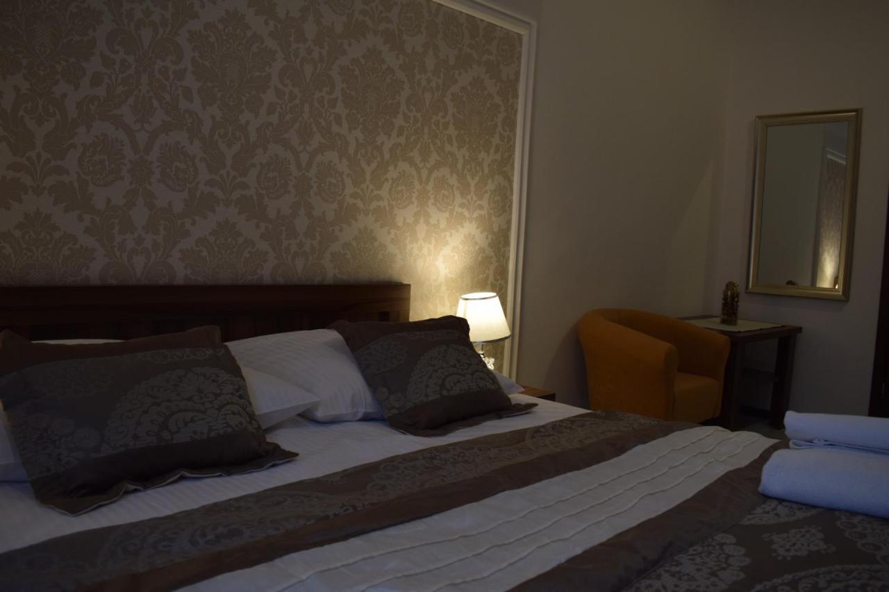 Sepia Restauracja & Noclegi Jasło Esterno foto